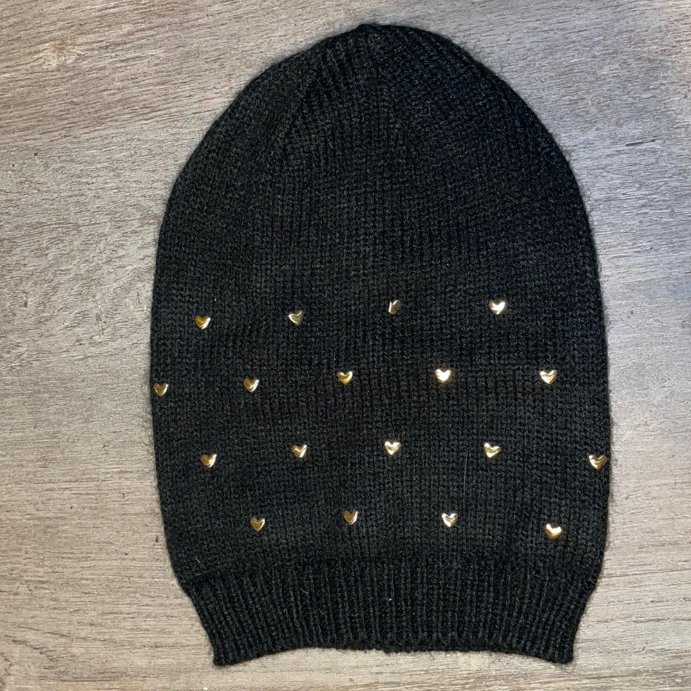 Black beanie w/gold metal hearts